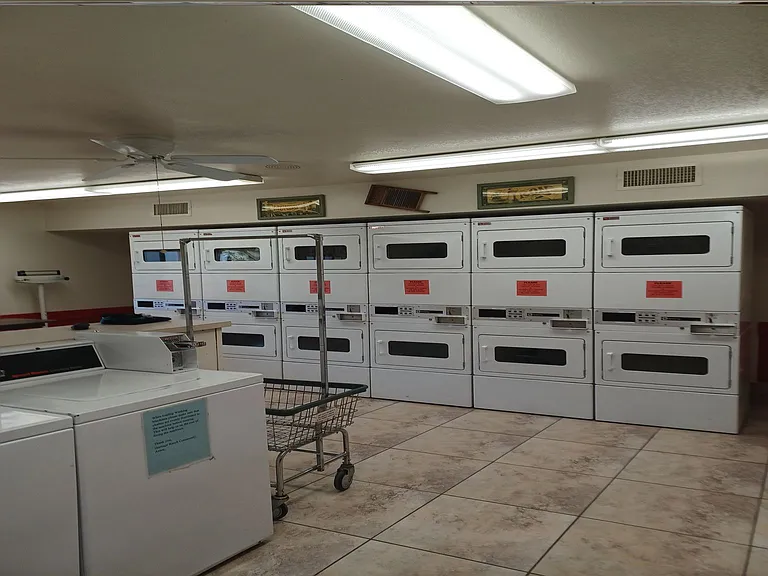 laundry room (works with coins)