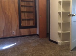 712 Sycamore St, Carthage, MO 64836