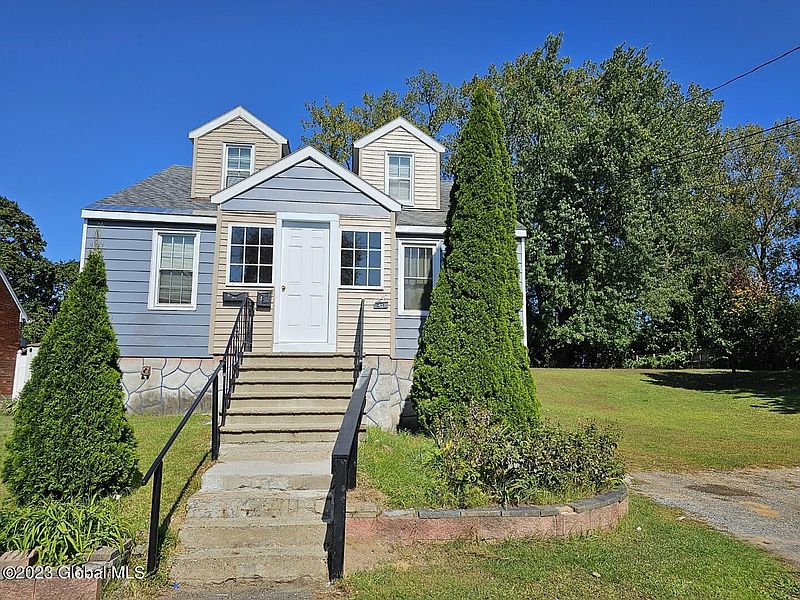 2nd image of 42 Braintree Street