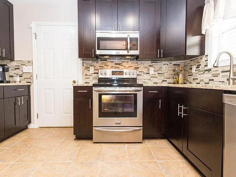 5653 Riverside Walk Dr — Photo 14