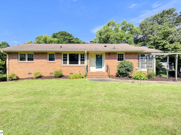 15 Linden Dr, Greenville, SC 29617