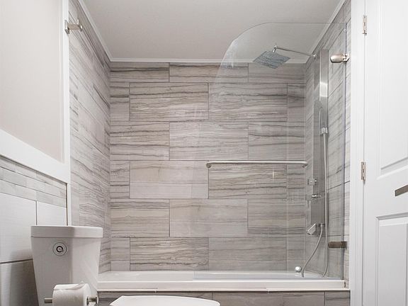 4th image of 5937 Shaw St APT 3