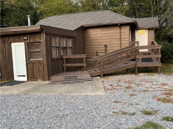 4104 McCartney Rd, Lowellville, OH 44436