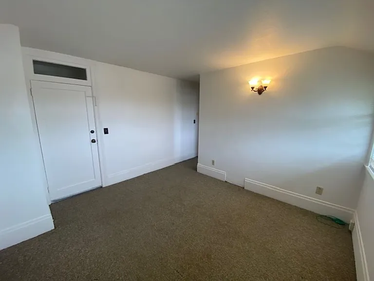 744 Pine Ave — Photo 11