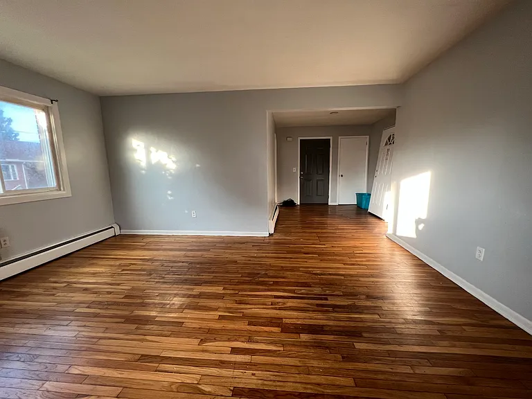 27 Tompkins St #B3 — Photo 5
