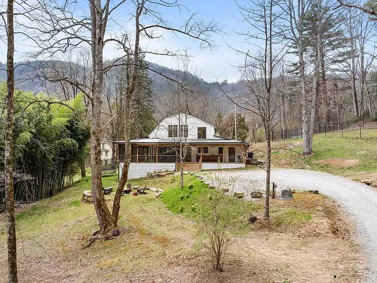 85 Hillcrest Dr — Photo 42