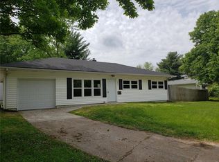 653 Devonshire Dr, Belleville, IL 62226