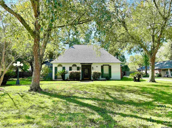 18534 Old Trace Dr, Baton Rouge, LA 70817