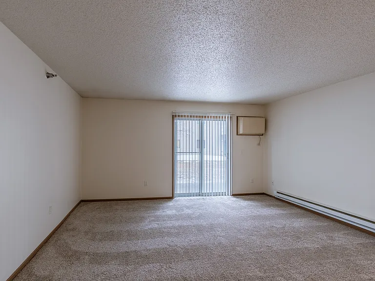 Fargo, ND Eagle Run Apartments | Living