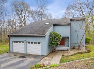 6 Holly Ln, Old Lyme, CT 06371