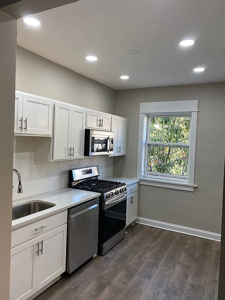 2 bed, 1000 sqft, $2,000 — Photo 3