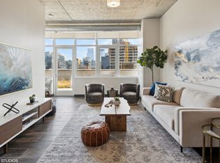 171 N Aberdeen St #608, Chicago, IL 60607