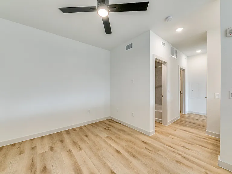 Burnett Lofts at Bishop Ridge — Photo 16