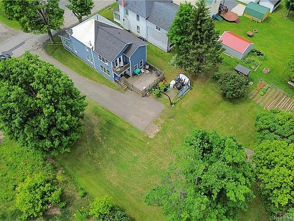 3rd image of 33 Hillcrest Ave