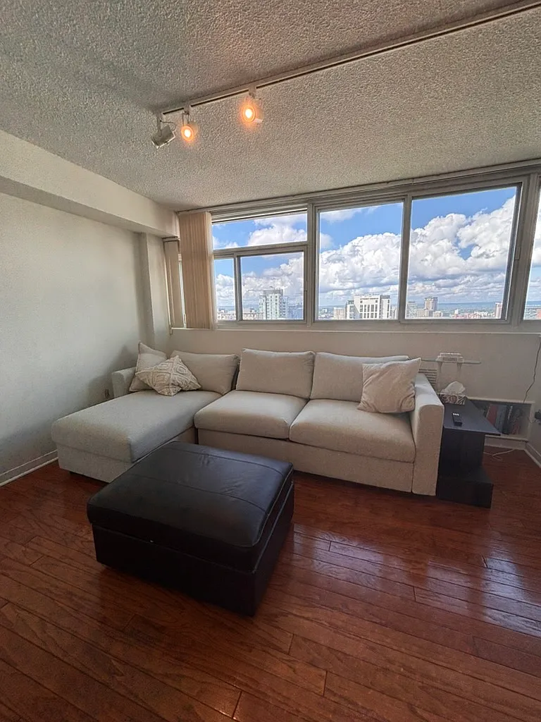 1 bed, 2.0 bath, 900 sqft, $2,400 — Photo 4