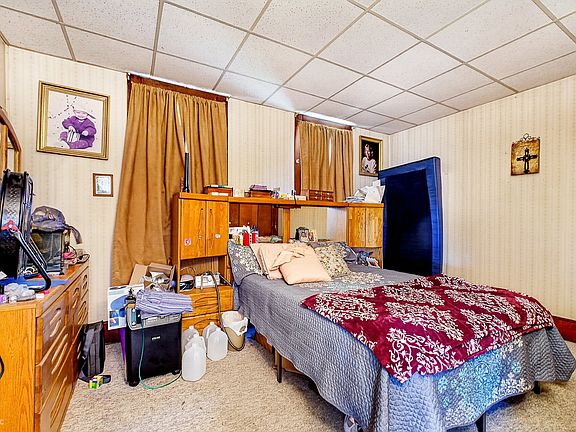 4th image of 1697 Cherry St
