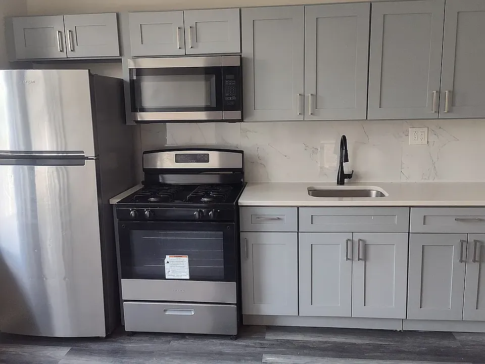 133 Stevens Ave #5D