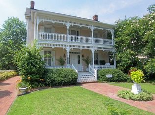 107 W King St, Edenton, NC 27932
