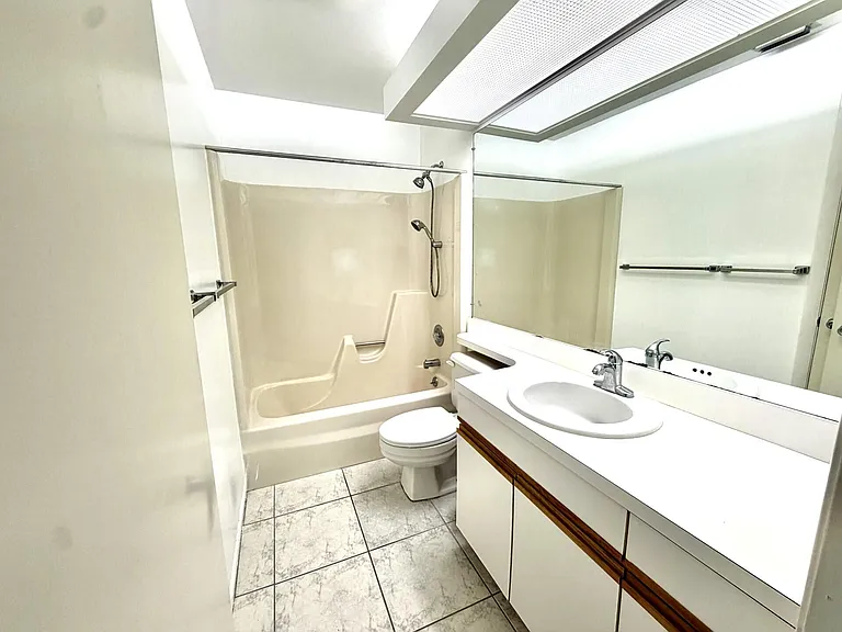 9 Lake Vista Trl #101 — Photo 12