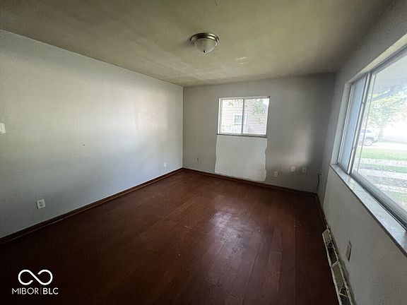 4th image of 2615 Raible Ave