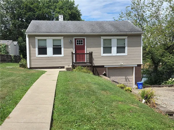 1621 The Cir, Washington, PA 15301