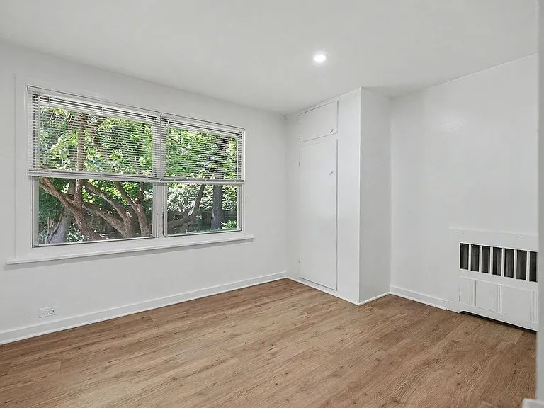 111 N Broadway #T5 — Photo 15