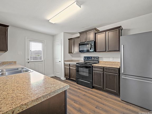 4th image of 3438 Southton View