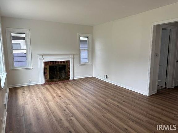3rd image of 1725 E Ewing Ave