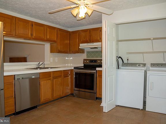 5th image of 3937 Sunny Brook Ct