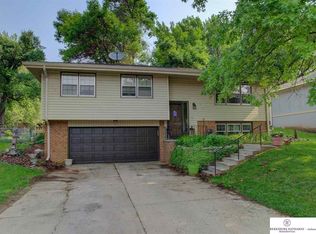 11692 Roanoke Blvd, Omaha, NE 68164