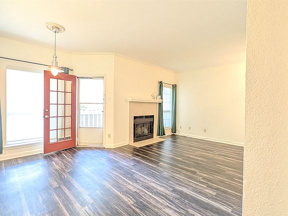 5th image of 1700 Amelia Ct APT 613