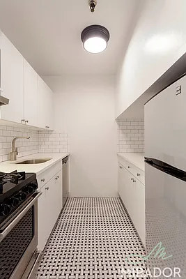 Rented by Mirador Real Estate | media 9