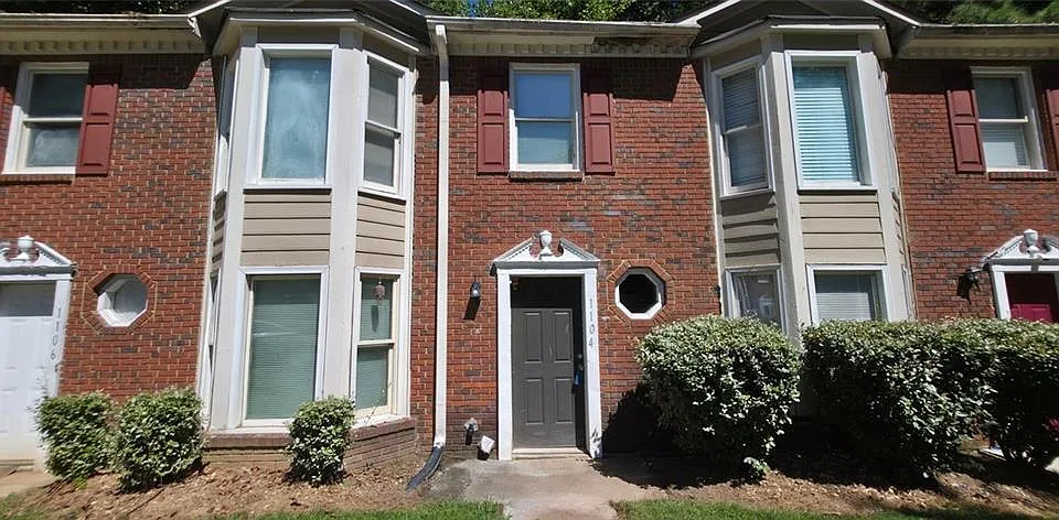 1104 Booth Ct SW