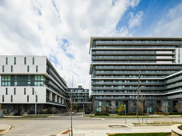 120 Varna Dr #723, Toronto, ON M6A 2L9