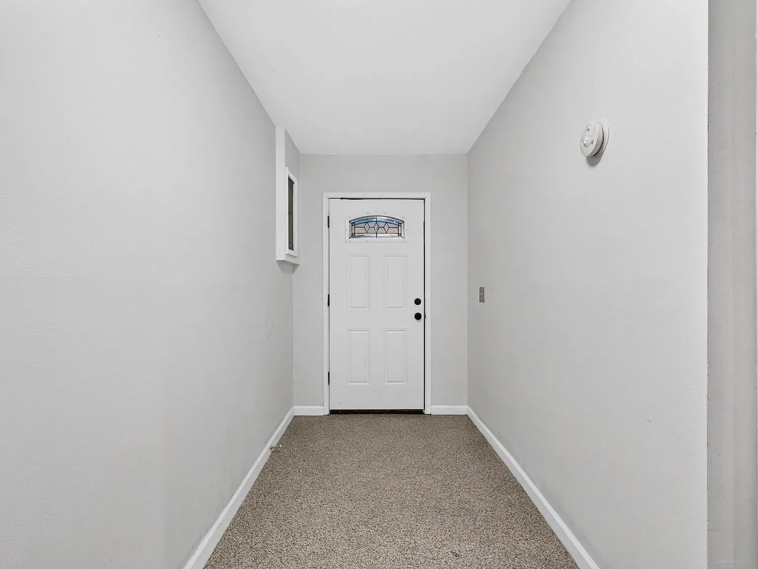 3 bed, 2234 sqft, $1,990 — Photo 2