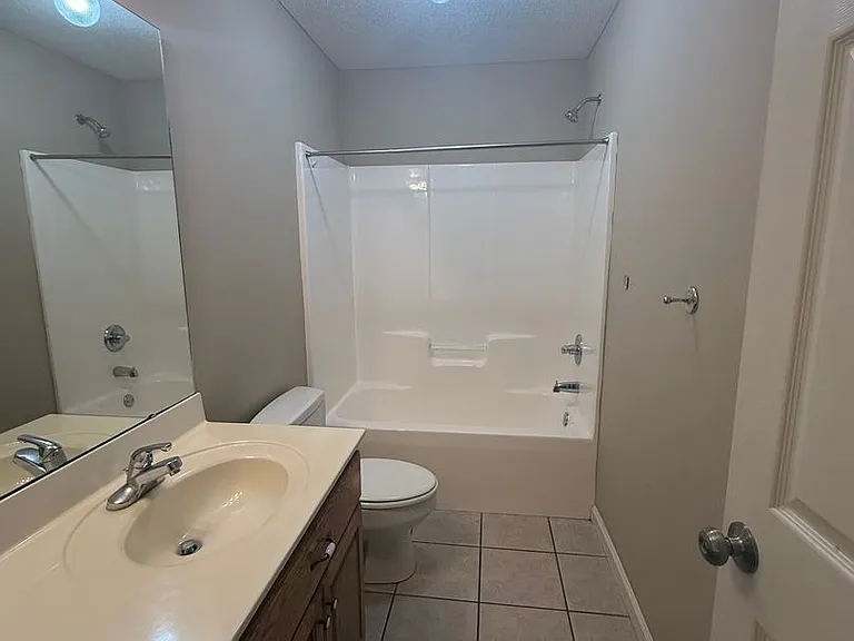 96 Oak St — Photo 12