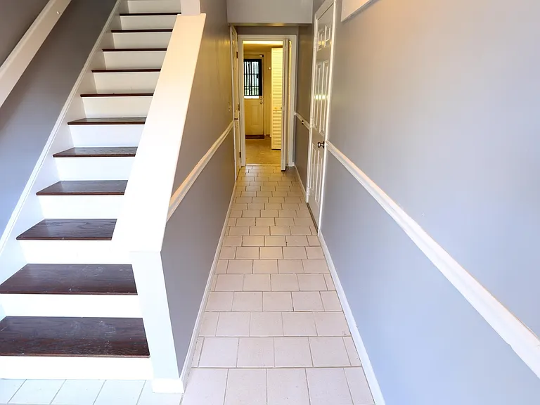 Wellington Cir — Photo 2