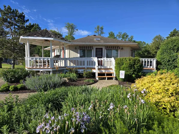 14A61 Pilot Point Ln, Apple River, IL 61001