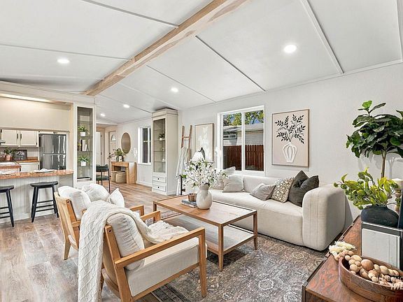 5th image of 10128 W Greenleaf Ln