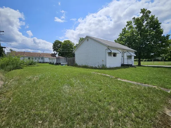 293 S Ivanhoe Rd, Kingsford Heights, IN 46346