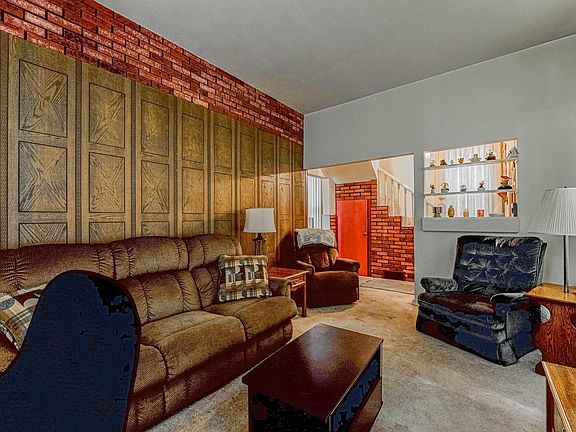 5th image of 329 Willard Ave