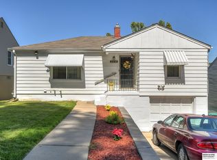 3318 Whitmore St, Omaha, NE 68112