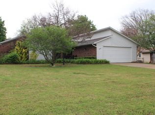 105 Gawf Ln, Muskogee, OK 74403