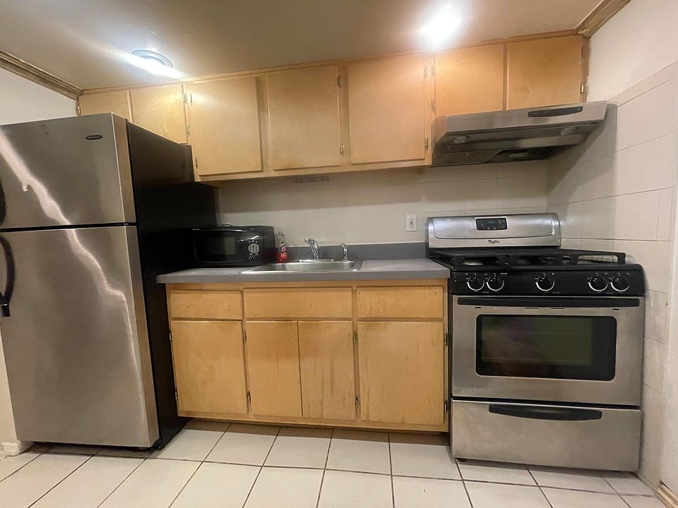 1st image of 4234 E Tremont Ave #1