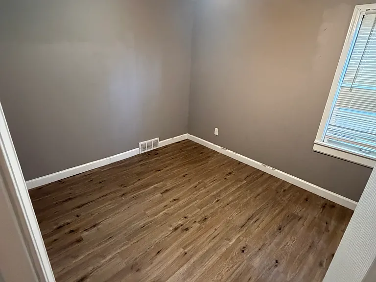 2517 Shannon Ave — Photo 7