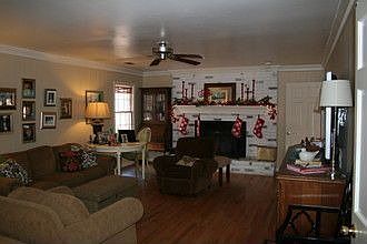 Riverchase Dr-8689living.JPG