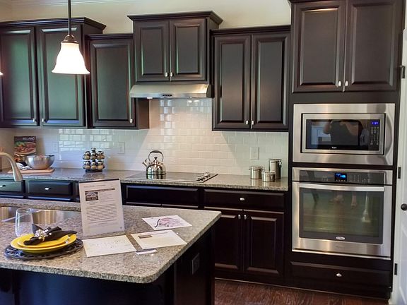 4th image of 219 Blossom Ridge Dr