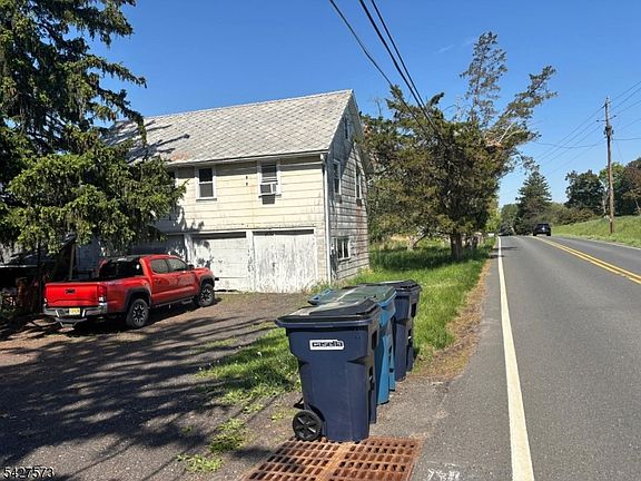 2nd image of 184 Stanton Rd
