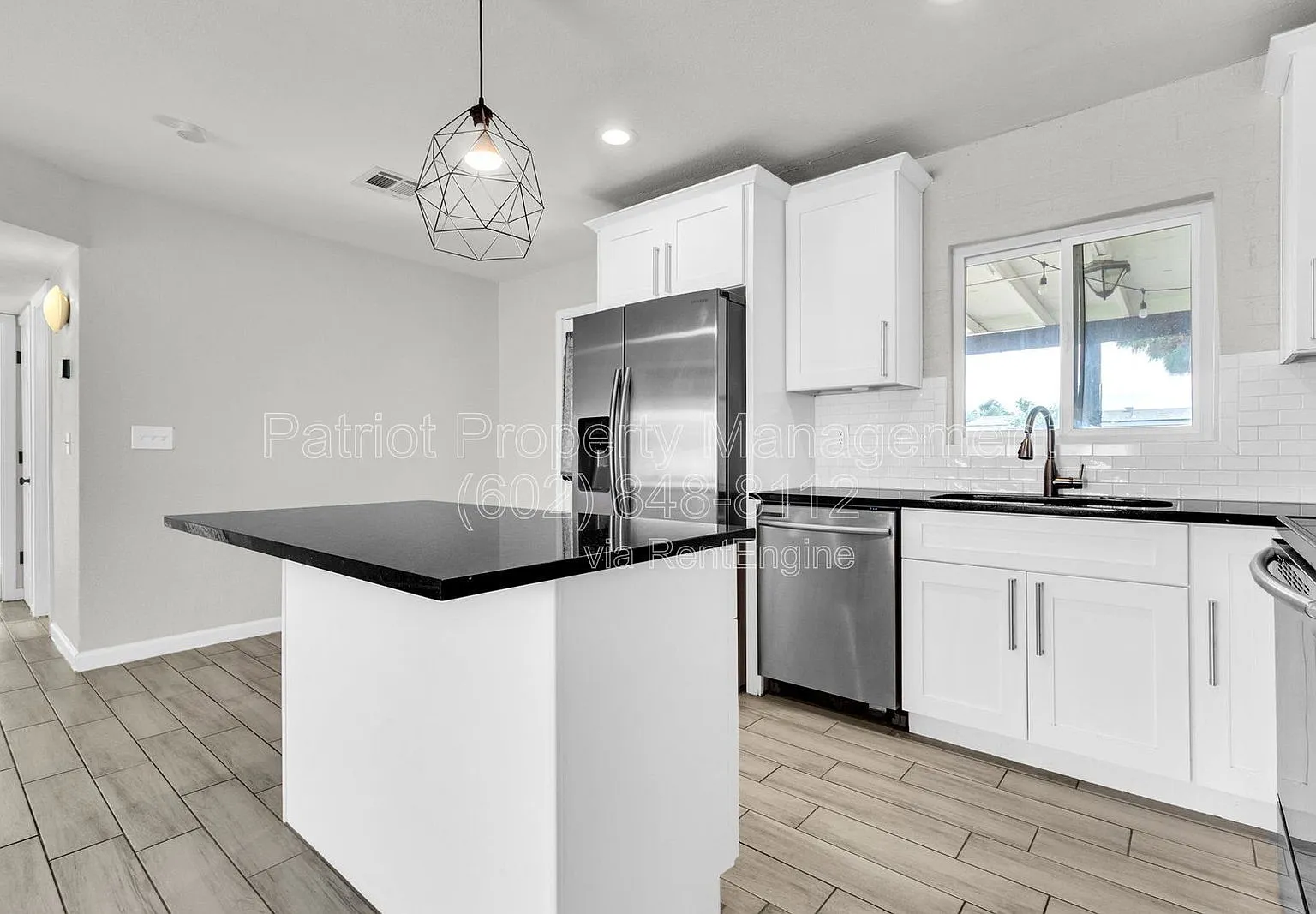 3 bed, 2.0 bath, 1104 sqft, $2,200 — Photo 3