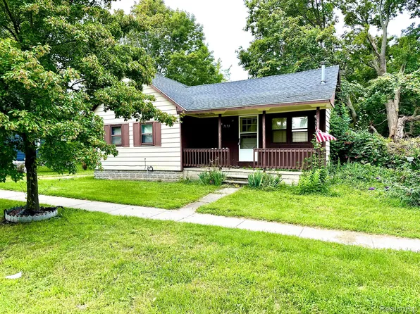 7173 Lake St, Lexington, MI 48450